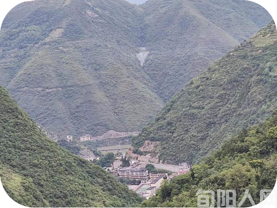 棕溪矾石村02.png